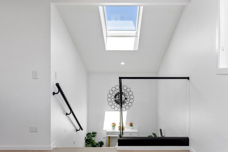 Photo of property in 5 Grandview Lane, Acacia Bay, 3385