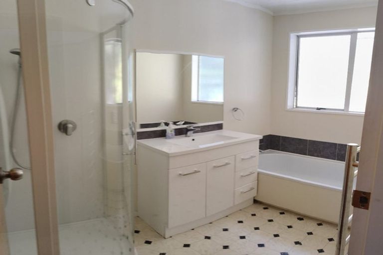 Photo of property in 2/462 Stokes Valley Road, Stokes Valley, Lower Hutt, 5019