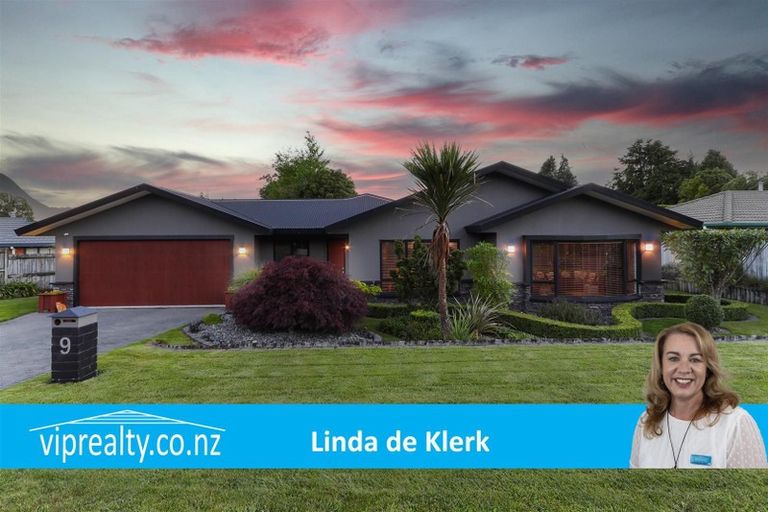 Photo of property in 9 Caulfield Place, Pukehangi, Rotorua, 3015
