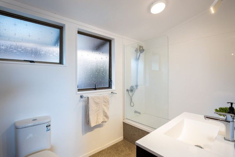 Photo of property in 21 Cumberland Street, Merrilands, New Plymouth, 4312