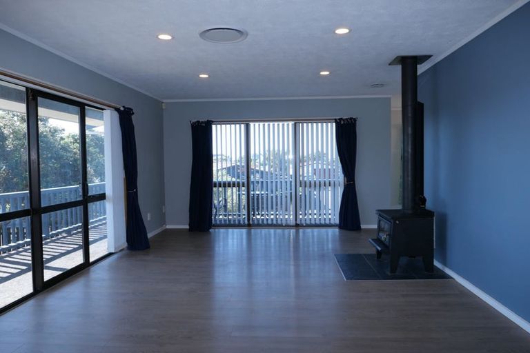 Photo of property in 8 Olive Terrace, Paraparaumu Beach, Paraparaumu, 5032