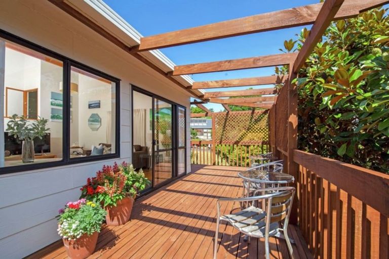 Photo of property in 3 Jandell Crescent, Bucklands Beach, Auckland, 2014