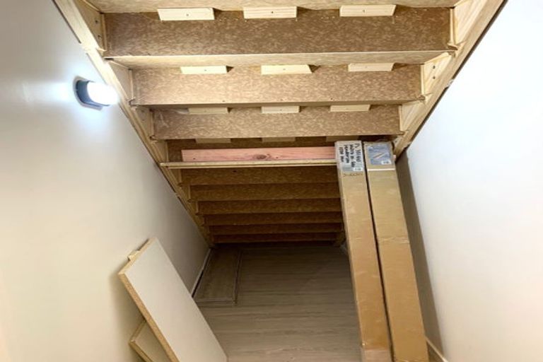 Photo of property in 4 Easter Parade, Glen Eden, Auckland, 0602