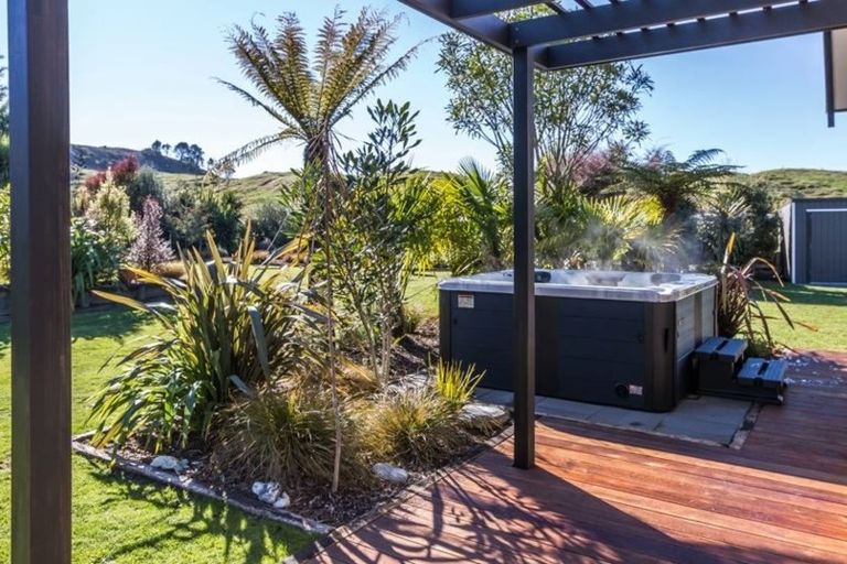 Photo of property in 21 Stewart Glen, Acacia Bay, Taupo, 3385