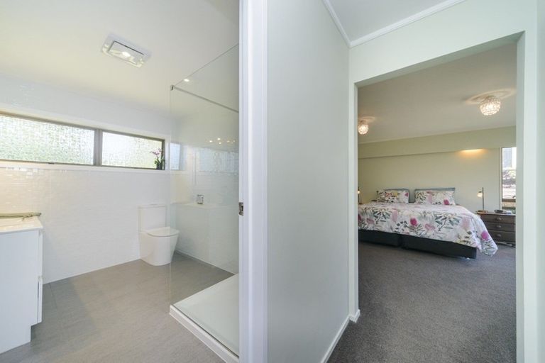 Photo of property in 15 Truscott Grove, Awapuni, Palmerston North, 4412