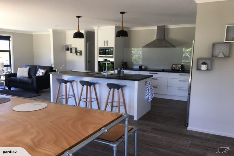 Photo of property in 2 Kahu Close, Kaiteriteri, Motueka, 7197