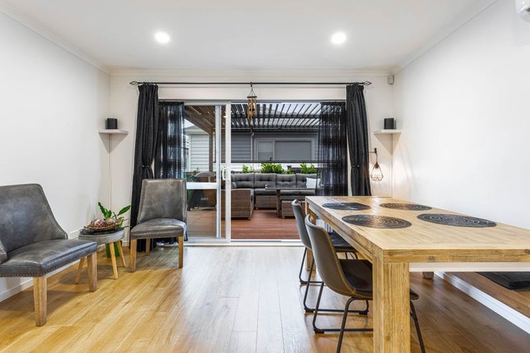 Photo of property in 16 Verdot Close, Kumeu, 0810