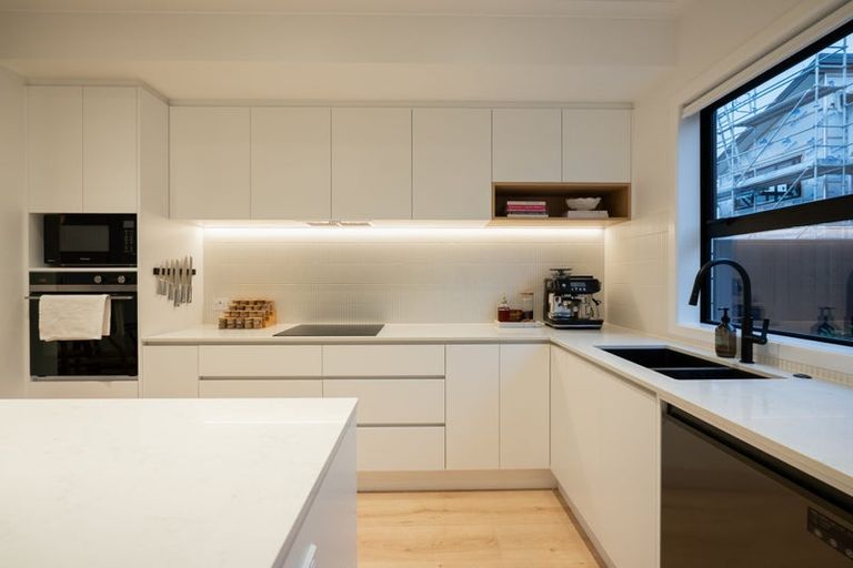 Photo of property in 12 Papai Lane, Massey, Auckland, 0614