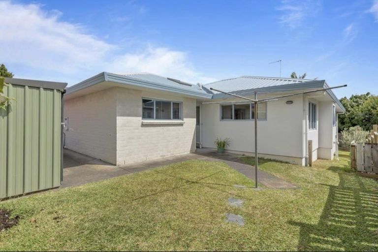 Photo of property in 2/840 Whangaparaoa Road, Manly, Whangaparaoa, 0930