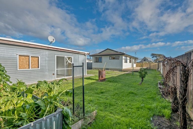 Photo of property in 9 Colonial Place, Kelvin Grove, Palmerston North, 4414