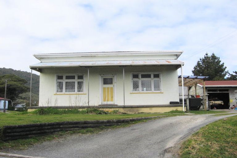 Photo of property in 19 Richmond Street, Cobden, Greymouth, 7802