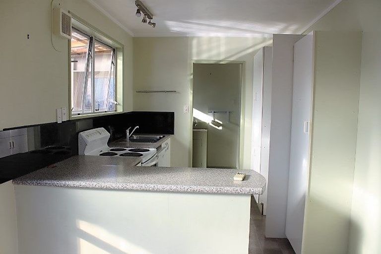 Photo of property in 21 Lisa Rise, Half Moon Bay, Auckland, 2012