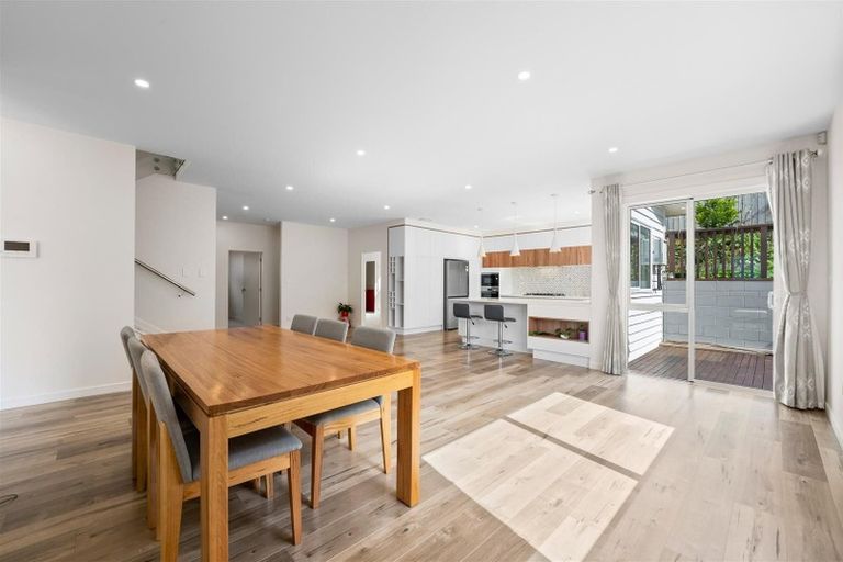 Photo of property in 52 Resolution Drive, Gulf Harbour, Whangaparaoa, 0930