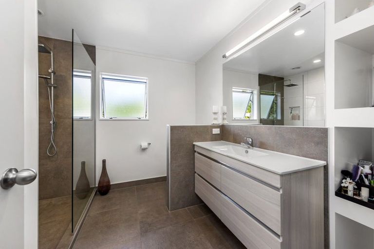 Photo of property in 17 Brandon Road, Manly, Whangaparaoa, 0930