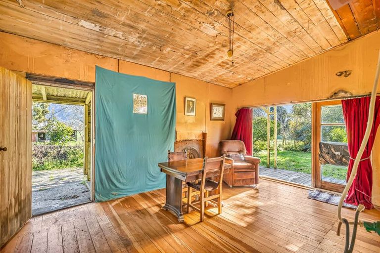 Photo of property in 230 Loop Road, East Takaka, Takaka, 7183