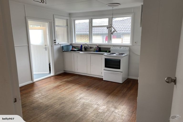 Photo of property in 16 Kakapo Place, Papatoetoe, Auckland, 2025