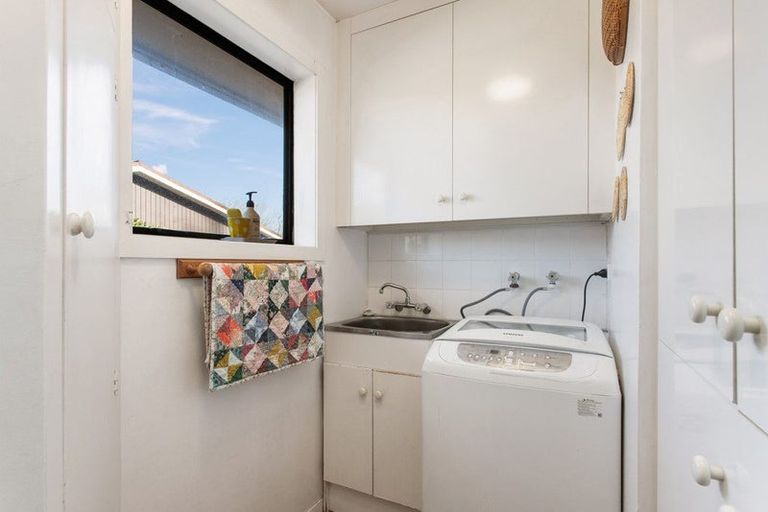 Photo of property in 6 Rathlin Street, Redwood, Christchurch, 8051