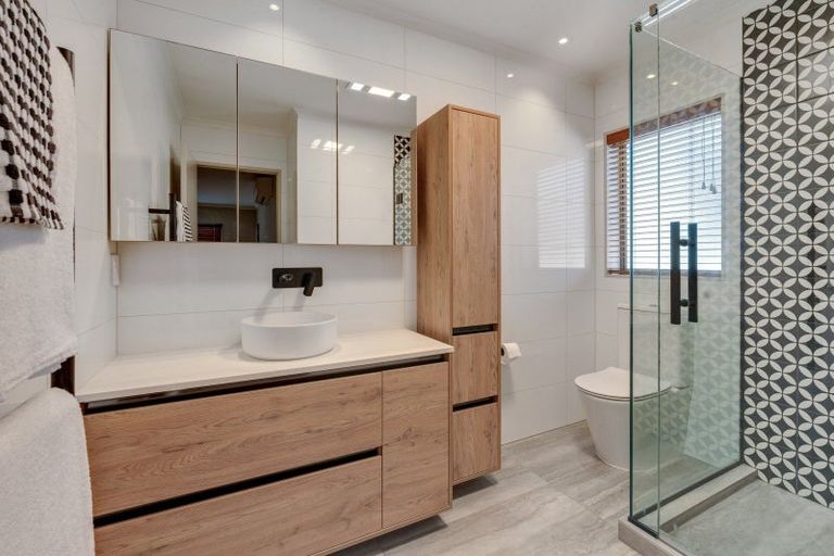 Photo of property in 43 Speyside Crescent, Flat Bush, Auckland, 2016