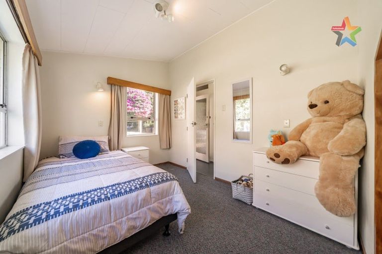 Photo of property in 10 Crawford Grove, Naenae, Lower Hutt, 5011