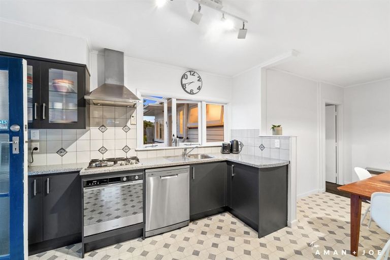 Photo of property in 106 Seabrook Avenue, New Lynn, Auckland, 0600