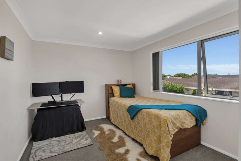 Photo of property in 114b Everglade Drive, Totara Heights, Auckland, 2105