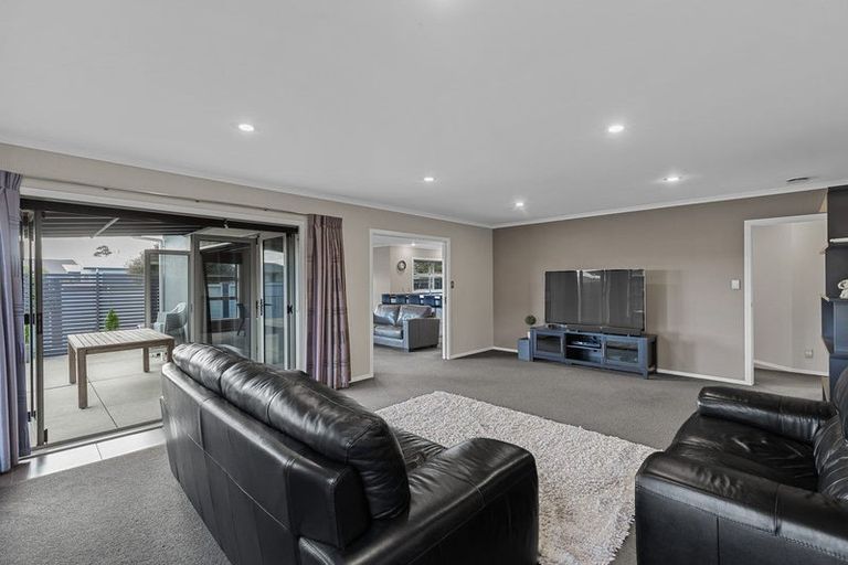 Photo of property in 62 Rosalie Terrace, Kelvin Grove, Palmerston North, 4414