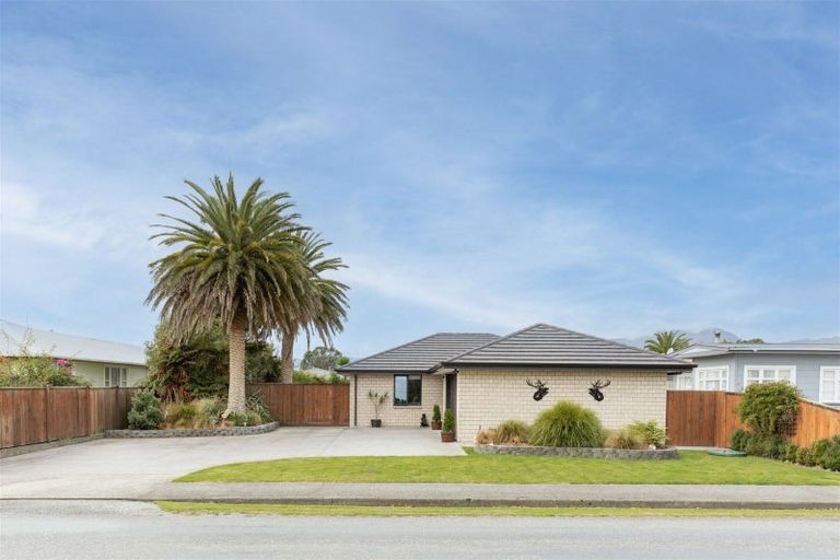 Photo of property in 53 Domett Street, Westport, 7825