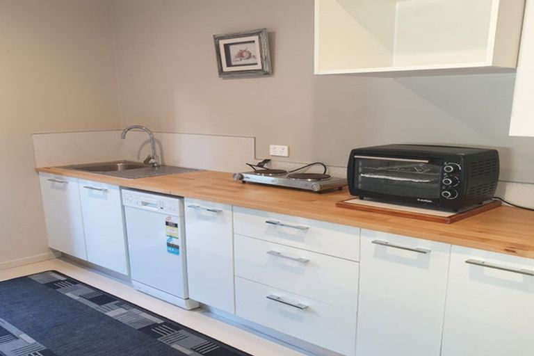 Photo of property in 15 Stonehurst Avenue, Waiuku, 2123