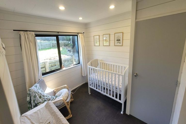 Photo of property in 43 Whitechapel Grove, Stokes Valley, Lower Hutt, 5019