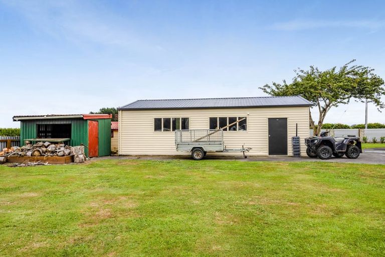 Photo of property in 38 Ketemarae Road, Normanby, Hawera, 4675