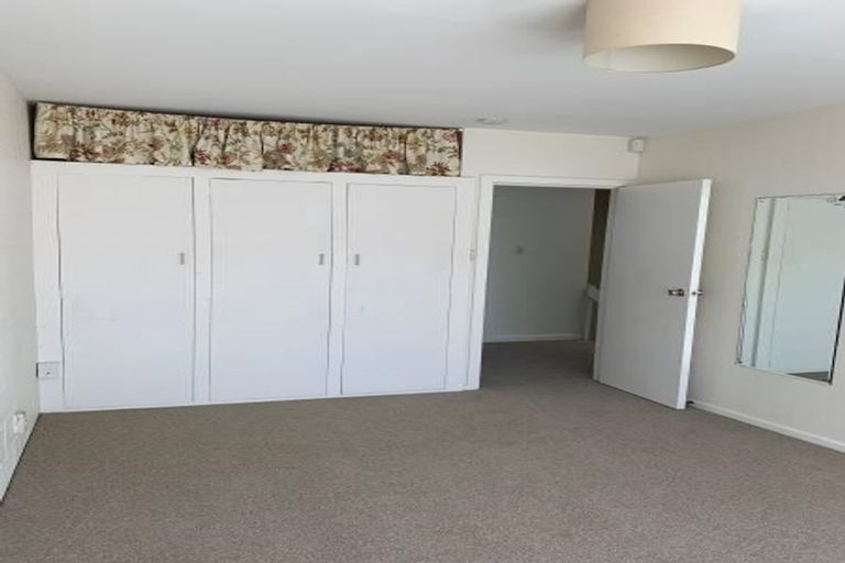 Photo of property in 2/99 Aikmans Road, Merivale, Christchurch, 8014