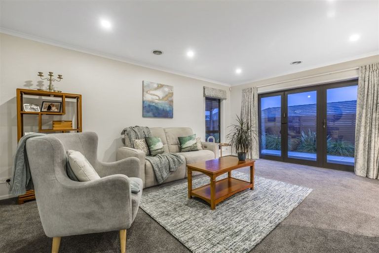 Photo of property in 59 Aotea Drive, Aotea, Porirua, 5024
