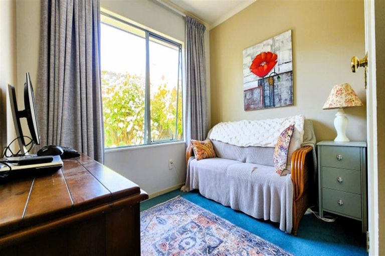 Photo of property in 24a Guthrie Road, Havelock North, 4130