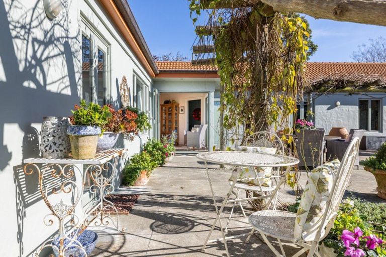 Photo of property in 65 Lucknow Road, Havelock North, 4130