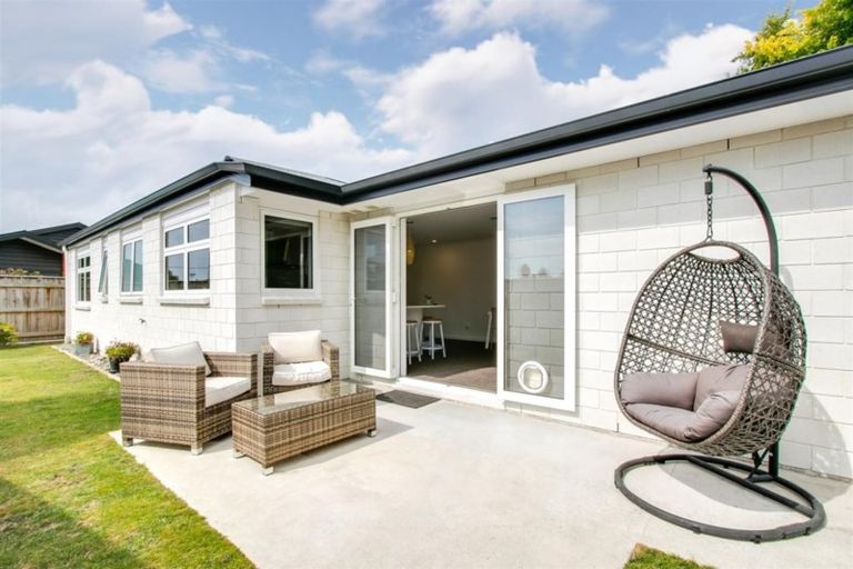 Photo of property in 4c Read Crescent, Clive, 4102