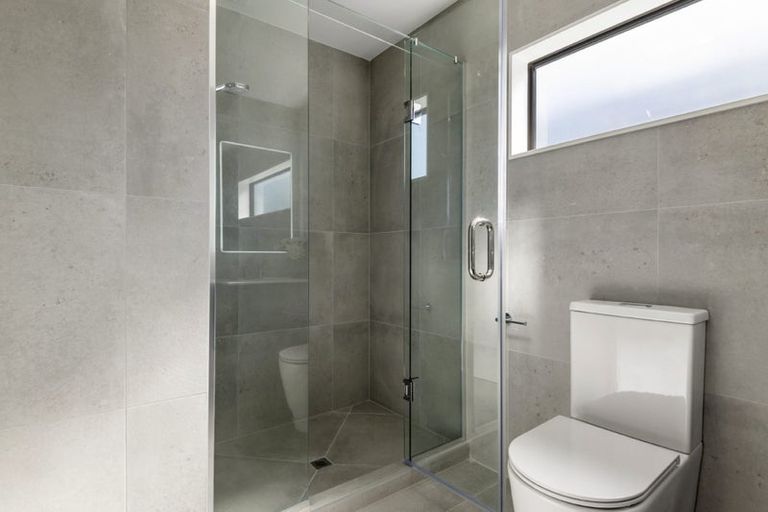 Photo of property in 2/1 Egremont Street, Belmont, Auckland, 0622