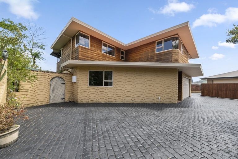 Photo of property in 104 Milton Terrace, Picton, 7220