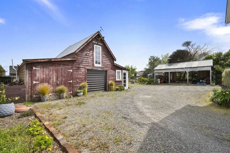 Photo of property in 103 James Line, Kelvin Grove, Palmerston North, 4414