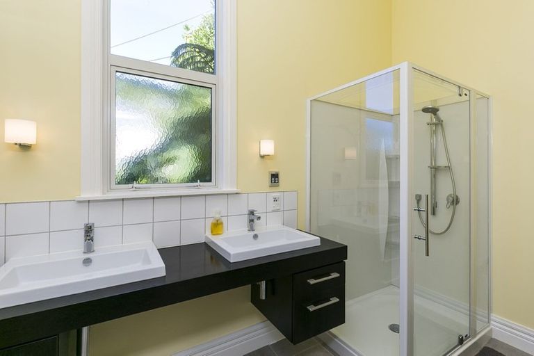 Photo of property in 31 Rawhiti Terrace, Kelburn, Wellington, 6012