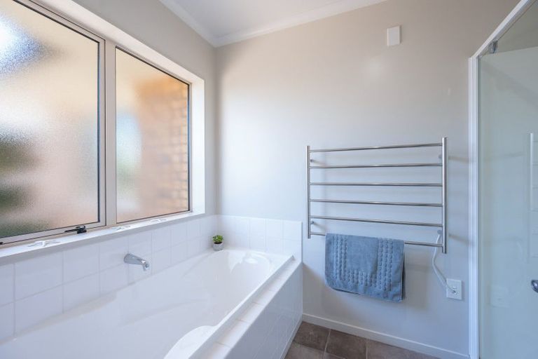 Photo of property in 1 Woodstock Place, Stoke, Nelson, 7011