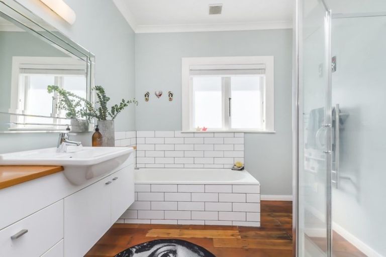 Photo of property in 52 Dundas Street, Seatoun, Wellington, 6022