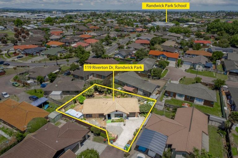 Photo of property in 119 Riverton Drive, Randwick Park, Auckland, 2105