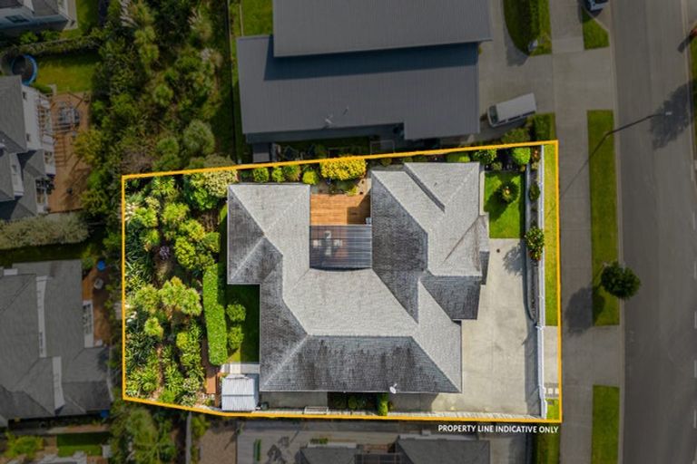 Photo of property in 15 Flavell Drive, Orewa, 0931