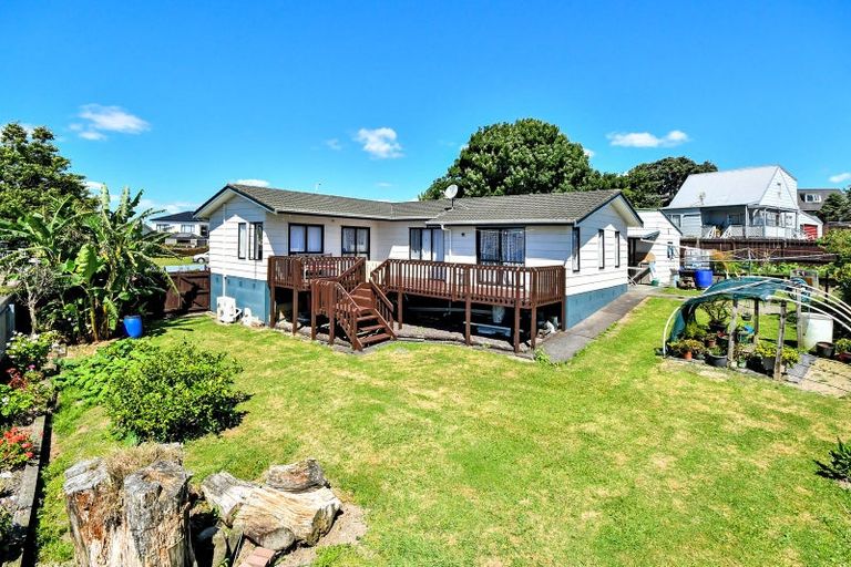 Photo of property in 16 Oreti Place, Clover Park, Auckland, 2019