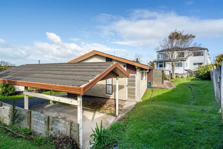 Photo of property in 1/43 Watea Road, Torbay, Auckland, 0630