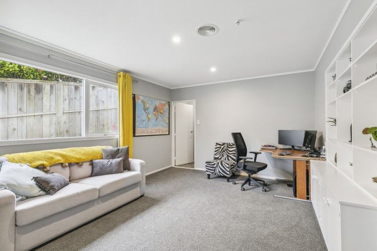 Photo of property in 22 Lucknow Terrace, Khandallah, Wellington, 6035