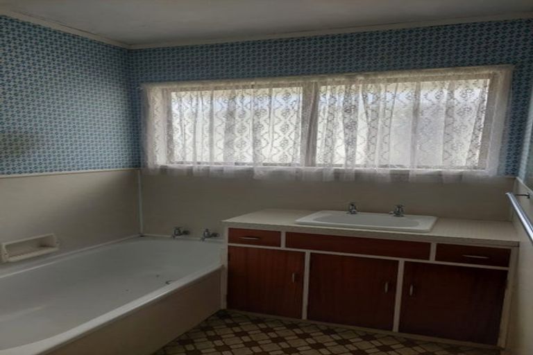 Photo of property in 1/10 Fernaig Street, Papakura, 2110