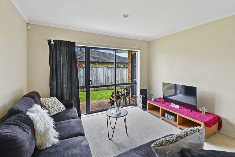 Photo of property in 184 Wattle Farm Road, Wattle Downs, Auckland, 2103