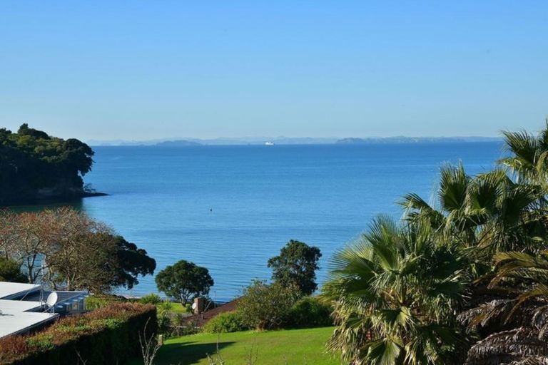 Photo of property in 1043 Whangaparaoa Road, Tindalls Beach, Whangaparaoa, 0930