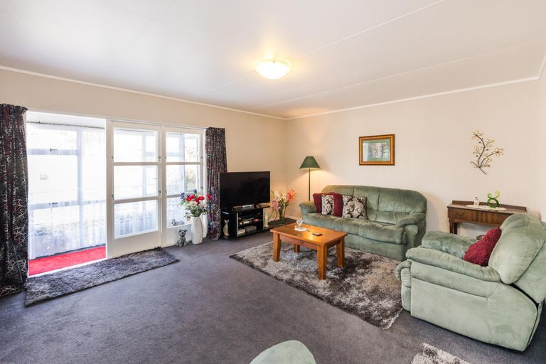 Photo of property in 46 Abraham Crescent, Milson, Palmerston North, 4414